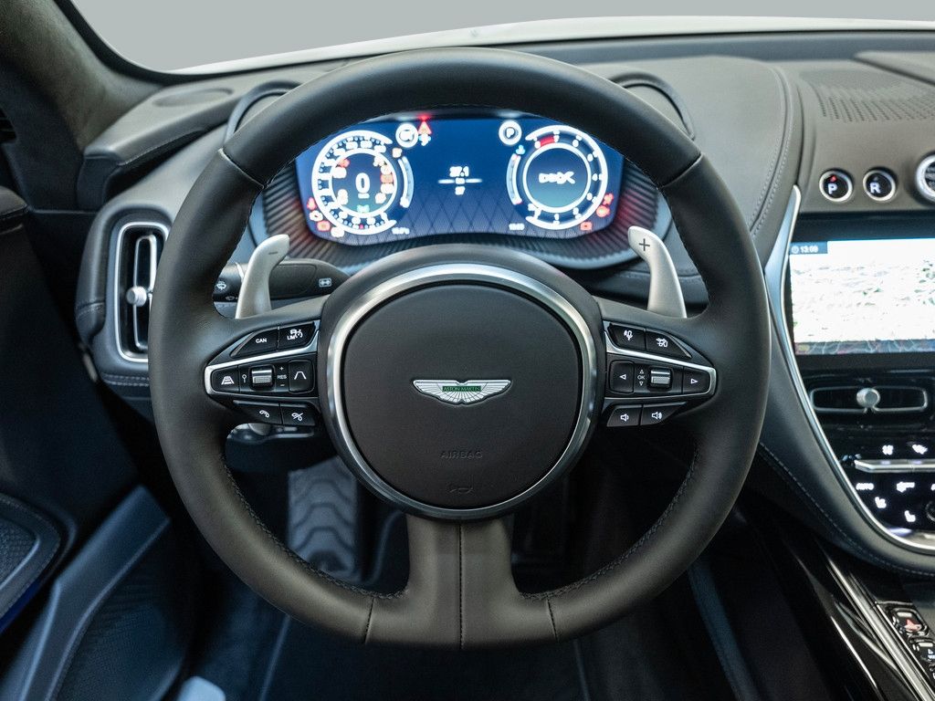 Aston Martin DBX 2024