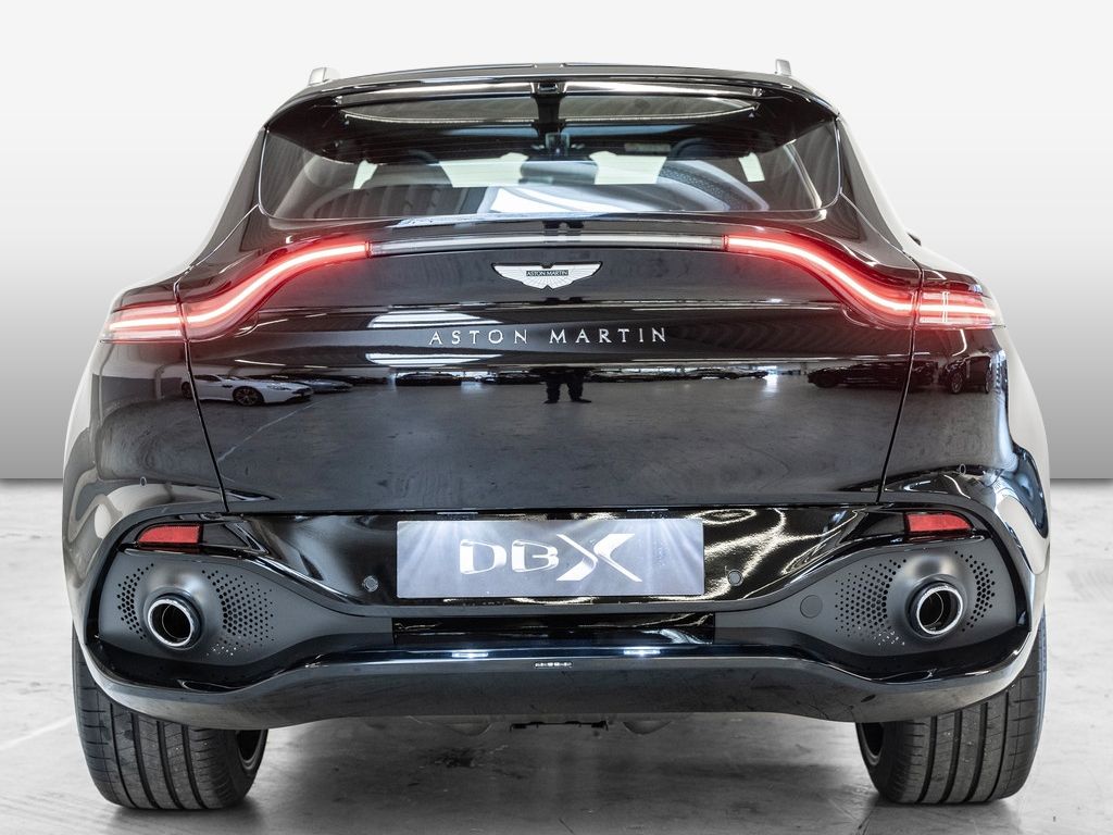 Aston Martin DBX 2024
