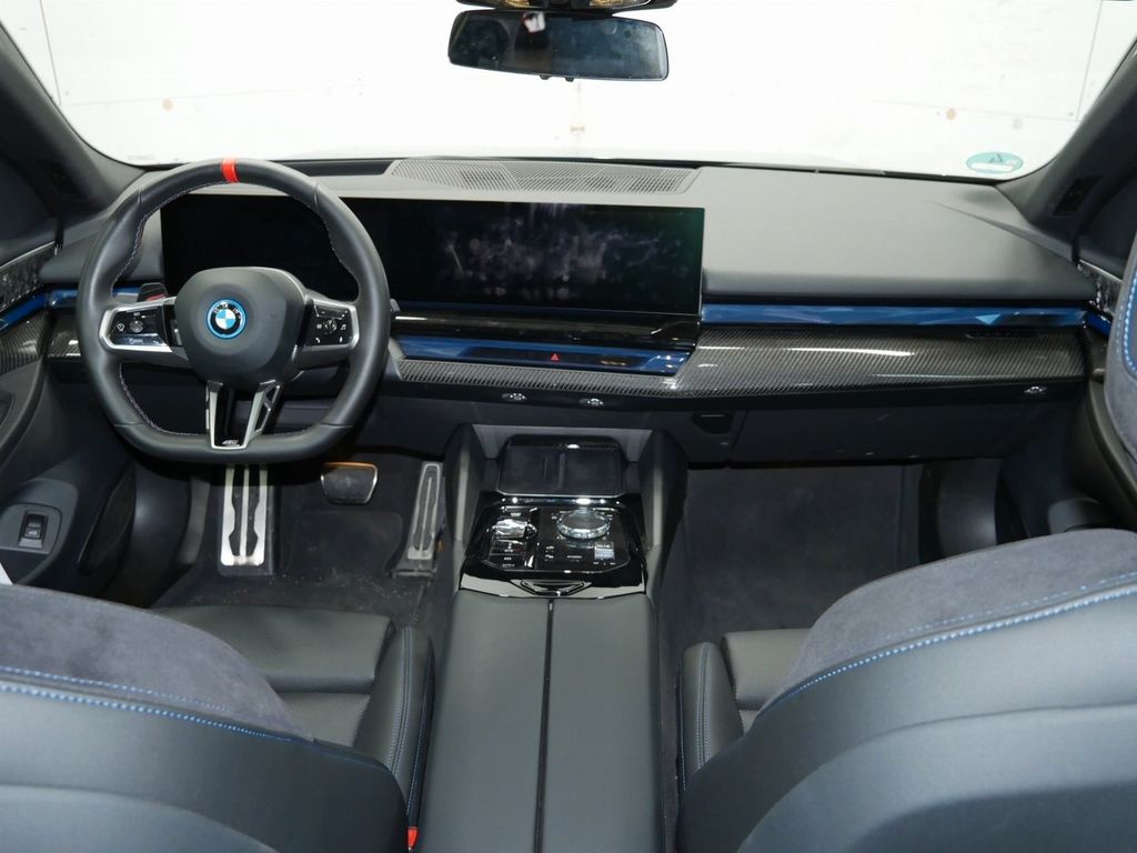 BMW i5 2024