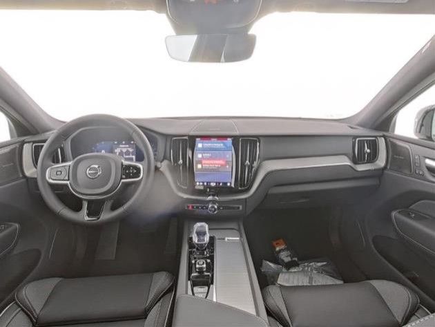 Volvo XC60 2025