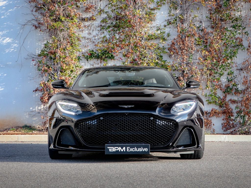 Aston Martin DBS 2024