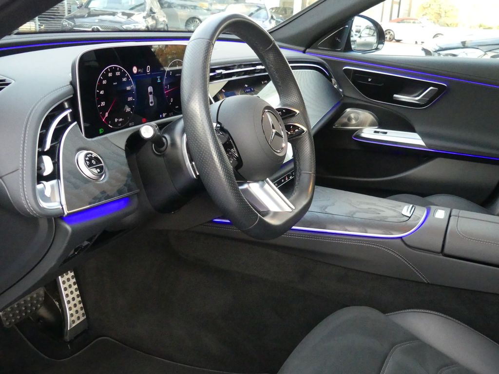 Mercedes-Benz E 220 2025