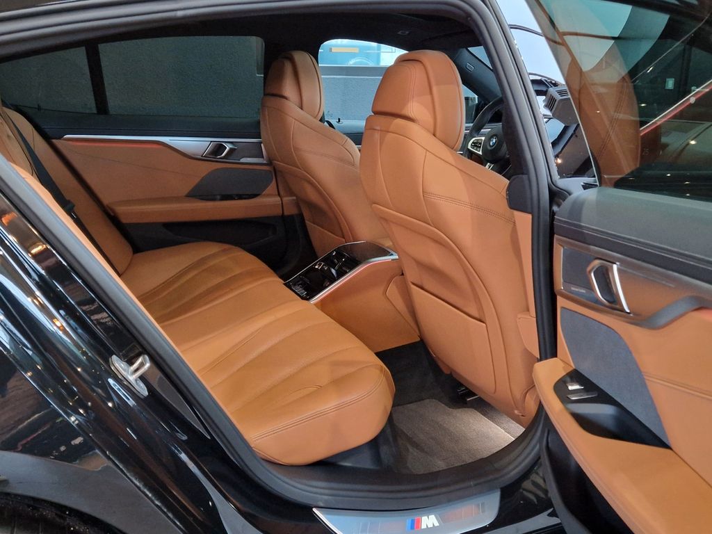 BMW M850 2022