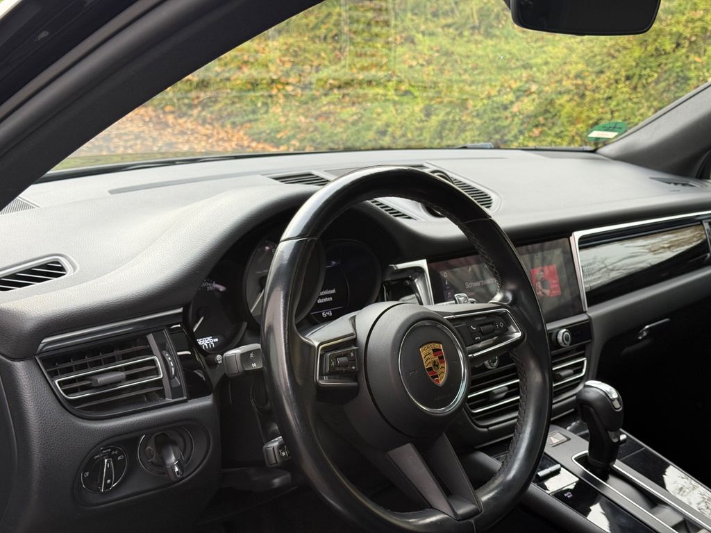 Porsche Macan 2021