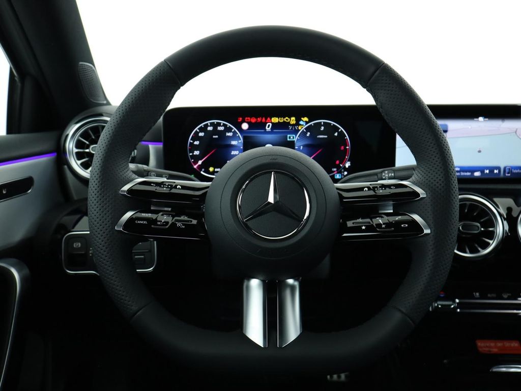 Mercedes-Benz A 220 2025