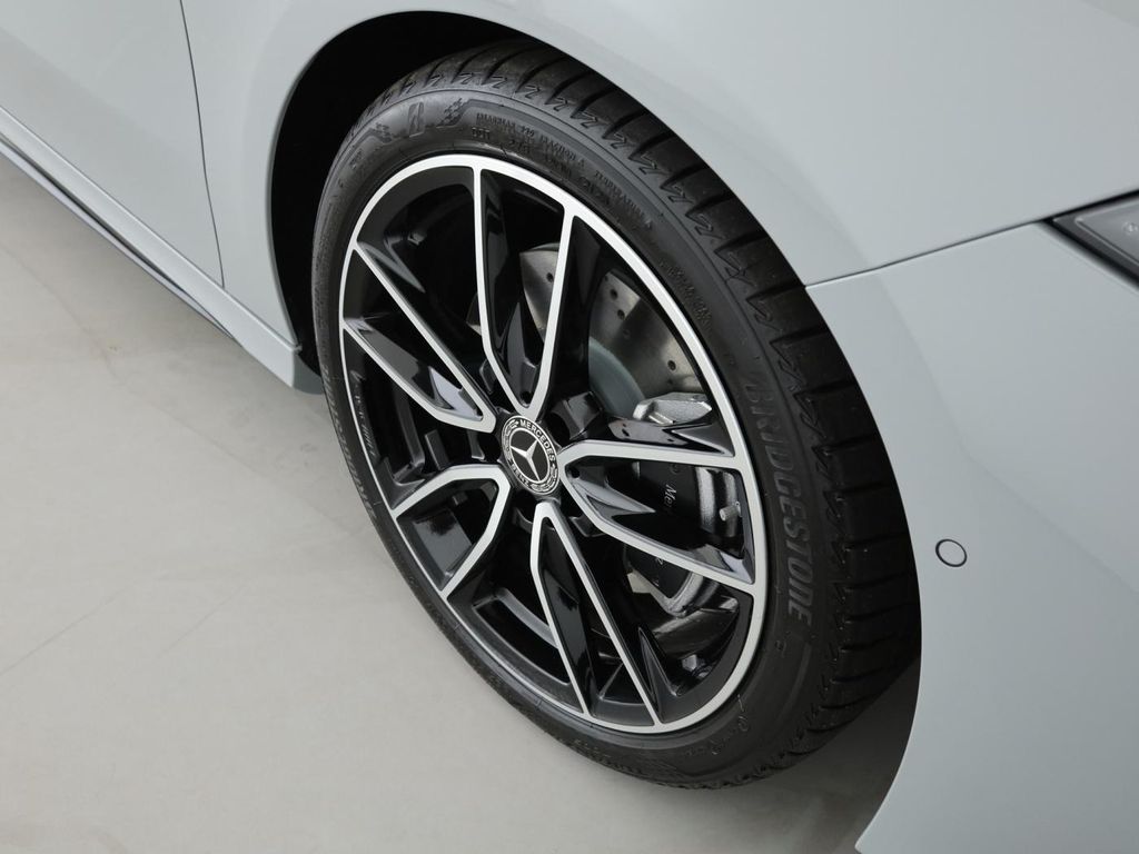 Mercedes-Benz A 220 2025