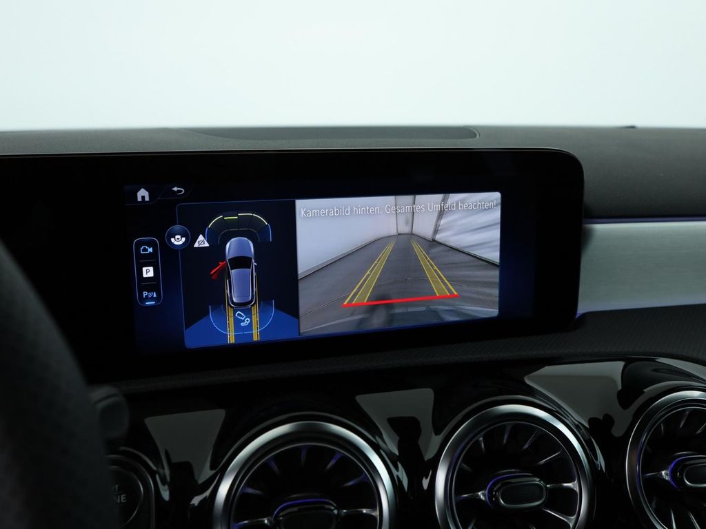 Mercedes-Benz A 220 2025