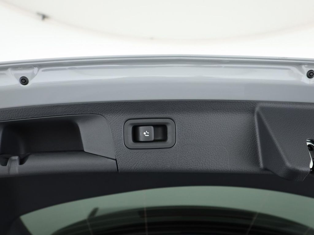 Mercedes-Benz A 220 2025