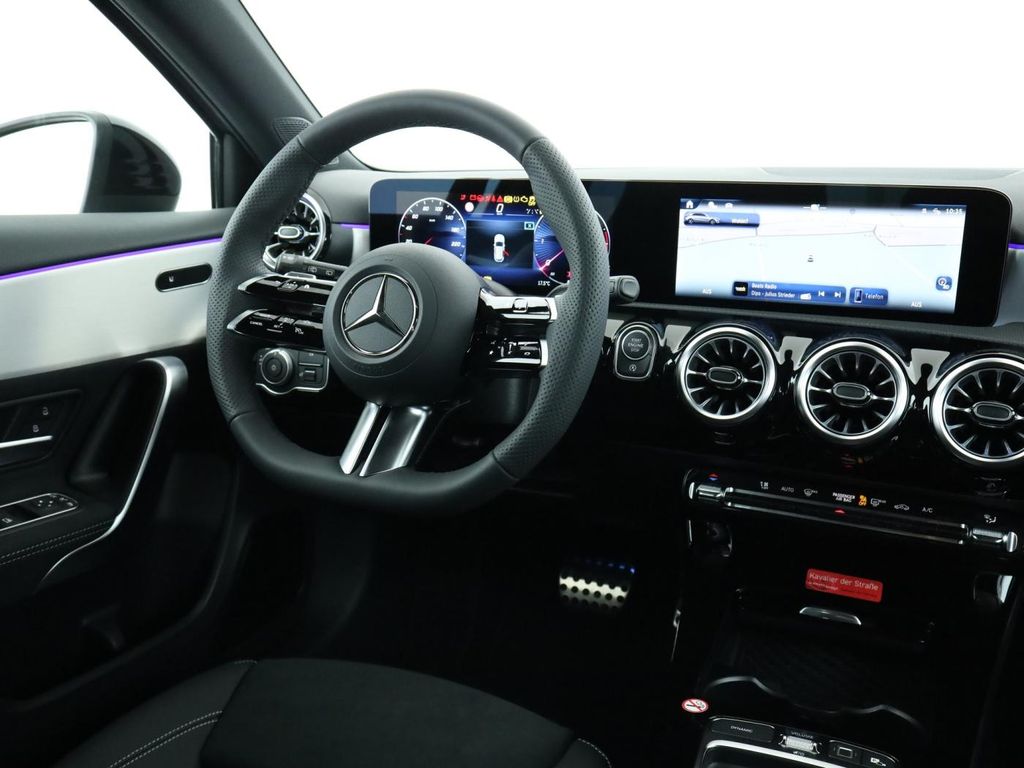 Mercedes-Benz A 220 2025