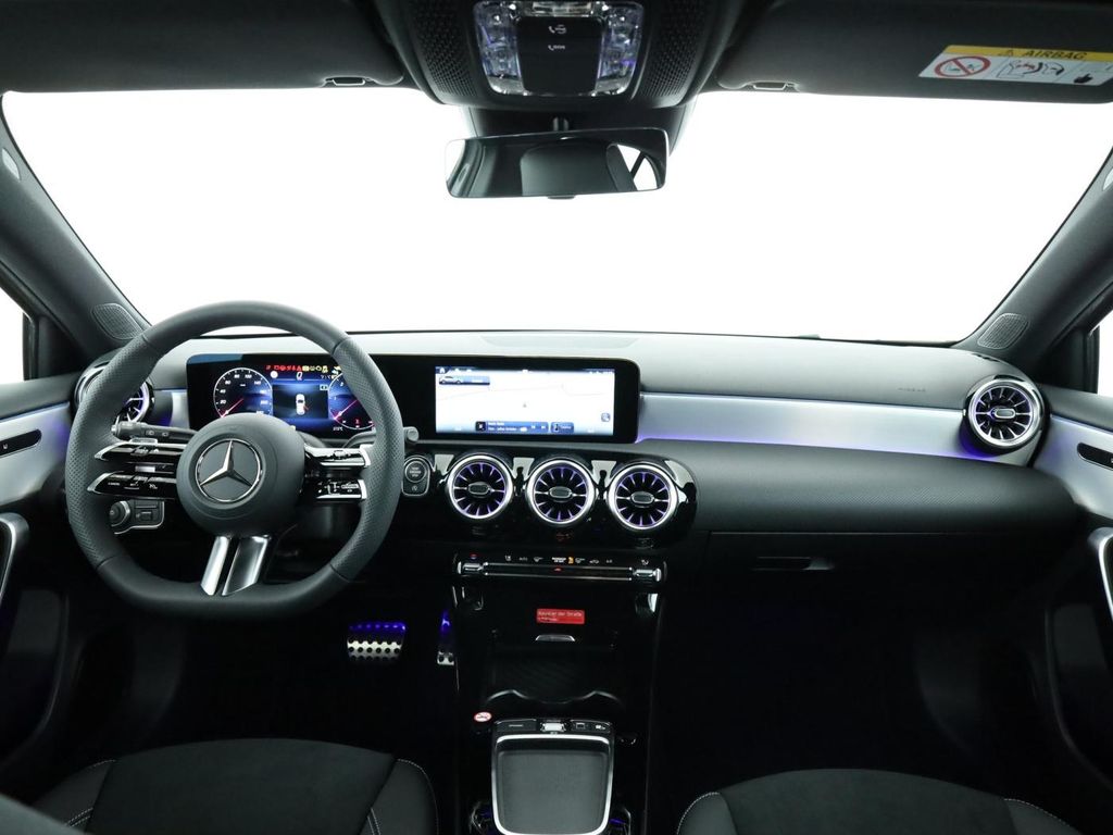 Mercedes-Benz A 220 2025