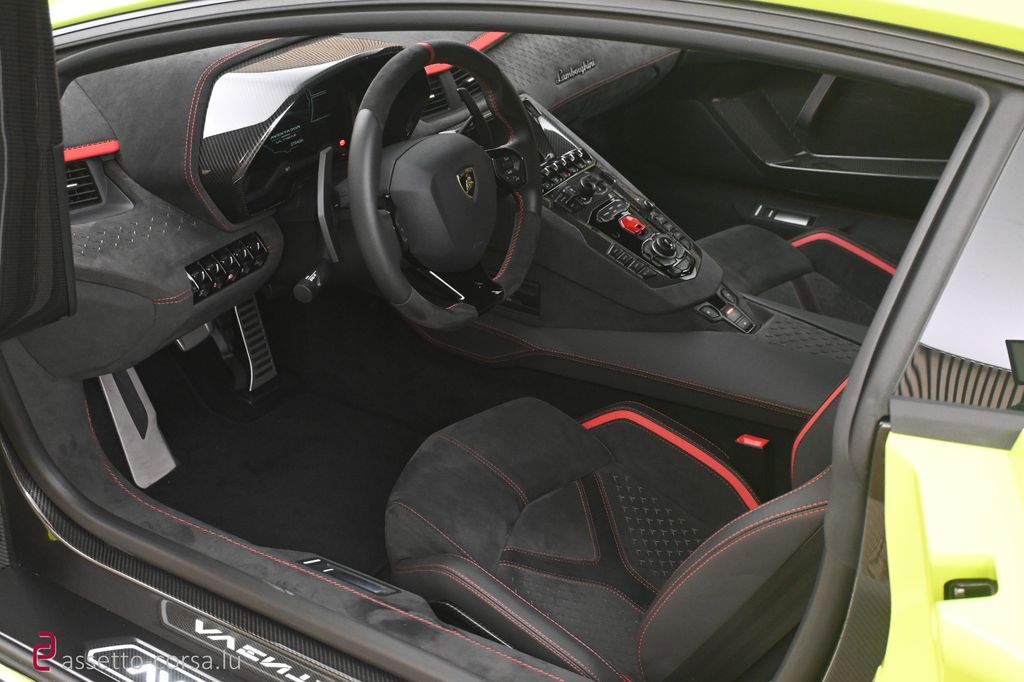 Lamborghini Aventador 2022