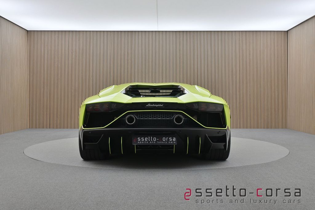 Lamborghini Aventador 2022