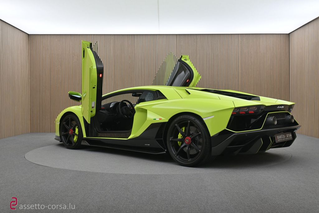 Lamborghini Aventador 2022