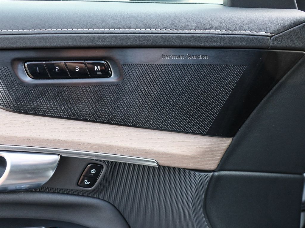 Volvo XC90 2025