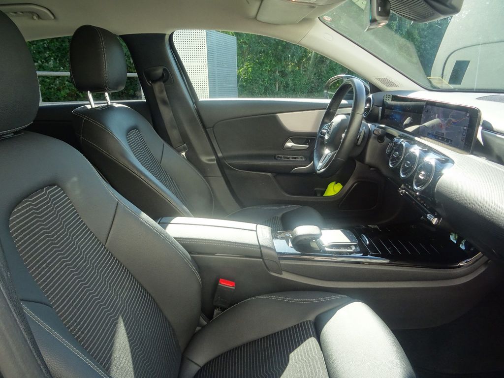 Mercedes-Benz A 200 2021