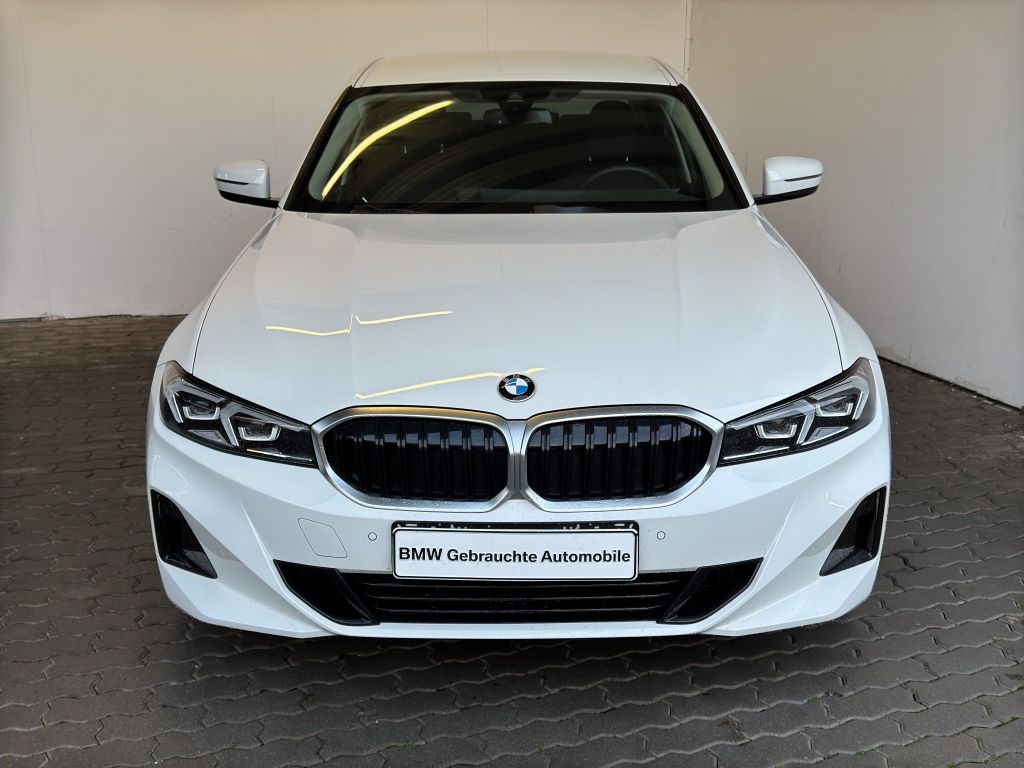 BMW 318 2024