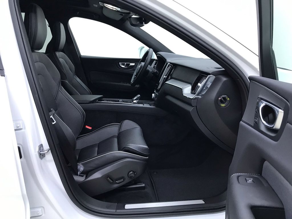 Volvo XC60 2022