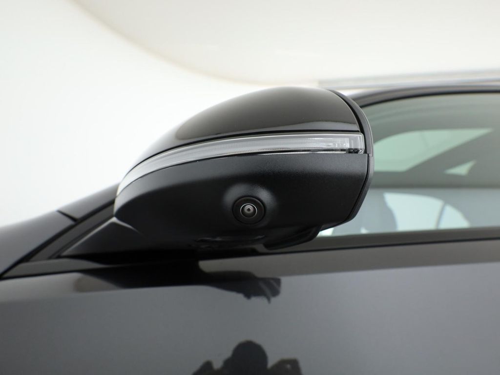 Mercedes-Benz C 220 2025