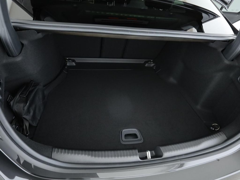 Mercedes-Benz C 220 2025