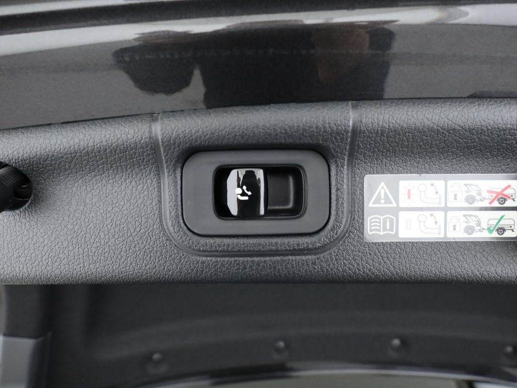 Mercedes-Benz C 220 2025