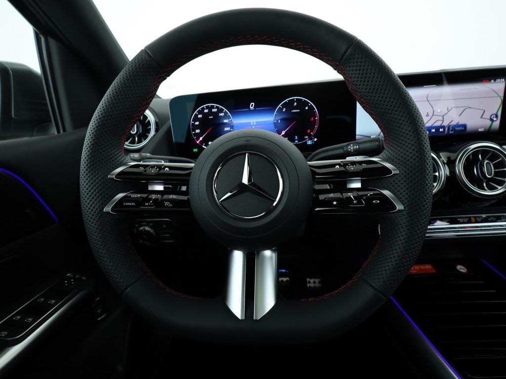 Mercedes-Benz B 220 2025