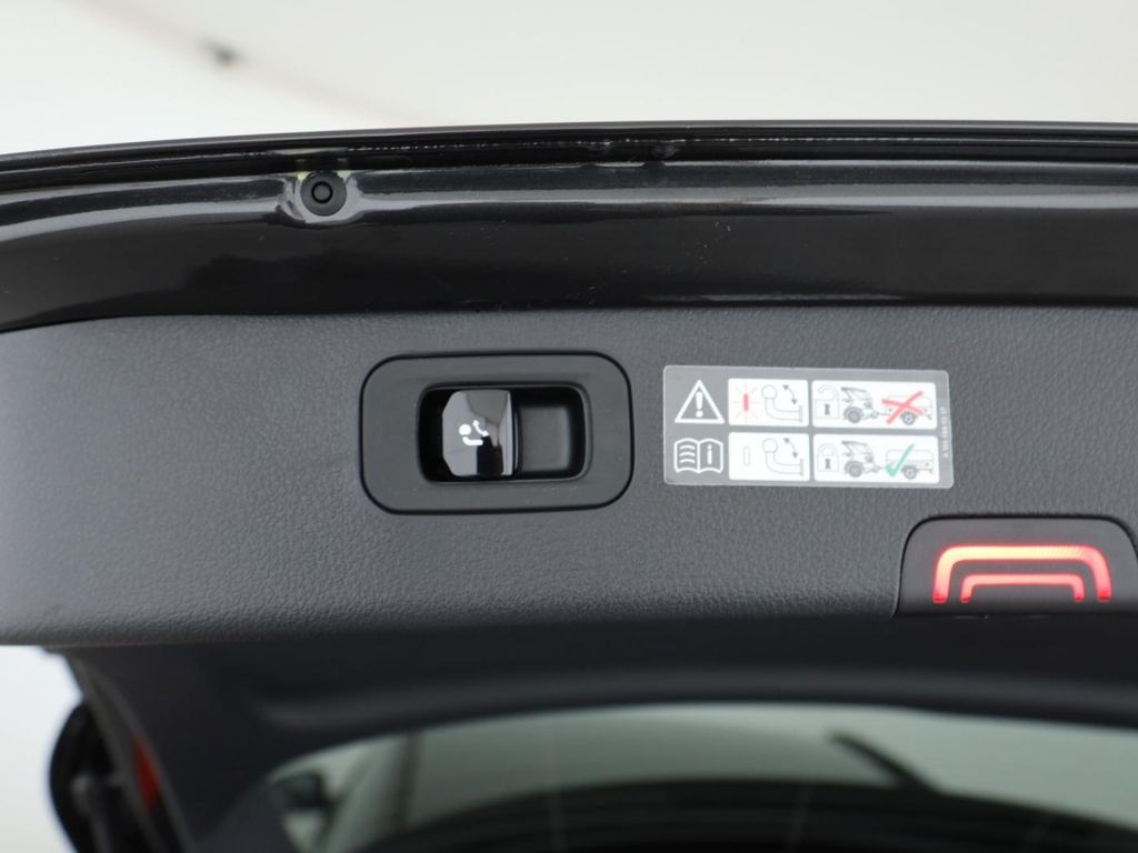 Mercedes-Benz C 220 2025