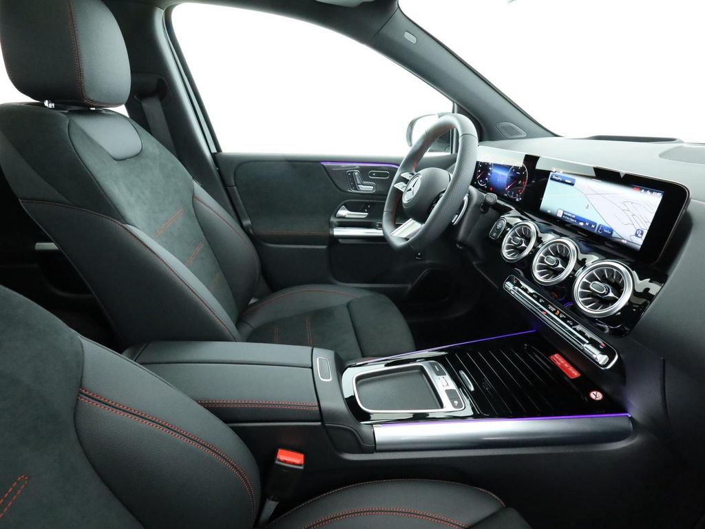 Mercedes-Benz B 220 2025