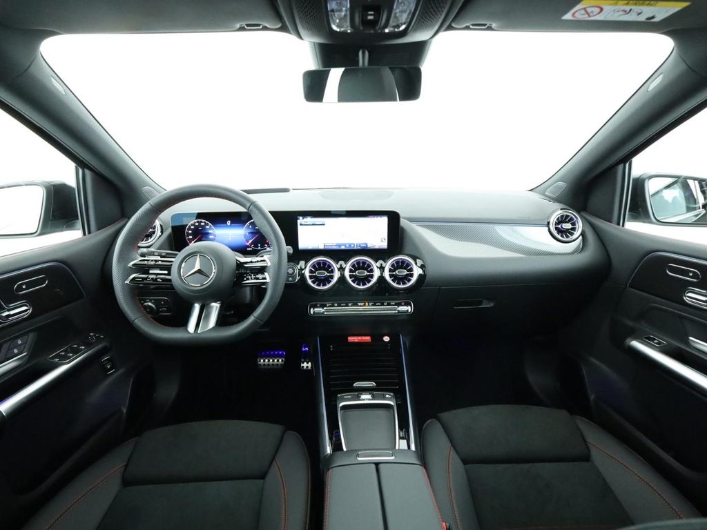 Mercedes-Benz B 220 2025