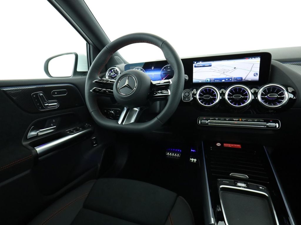 Mercedes-Benz B 220 2025