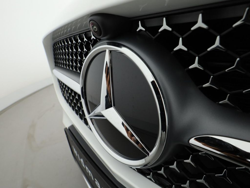 Mercedes-Benz B 220 2025