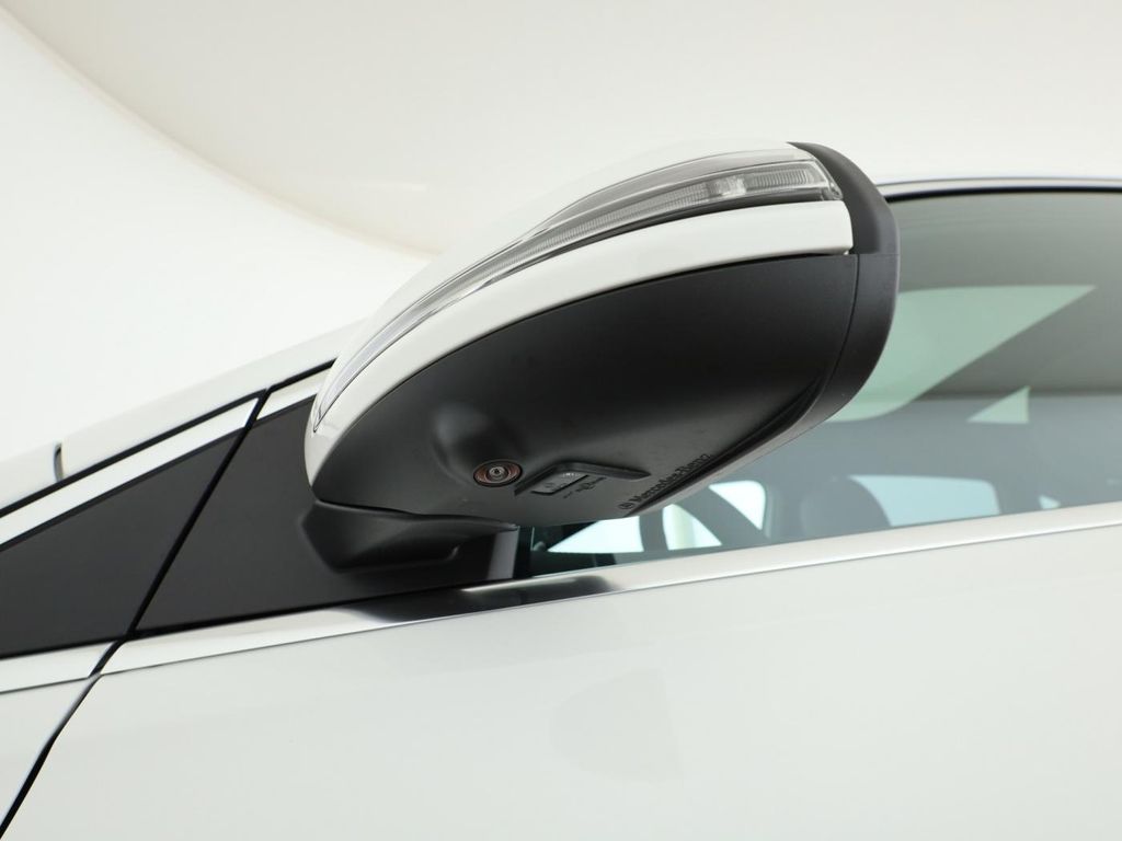 Mercedes-Benz B 220 2025