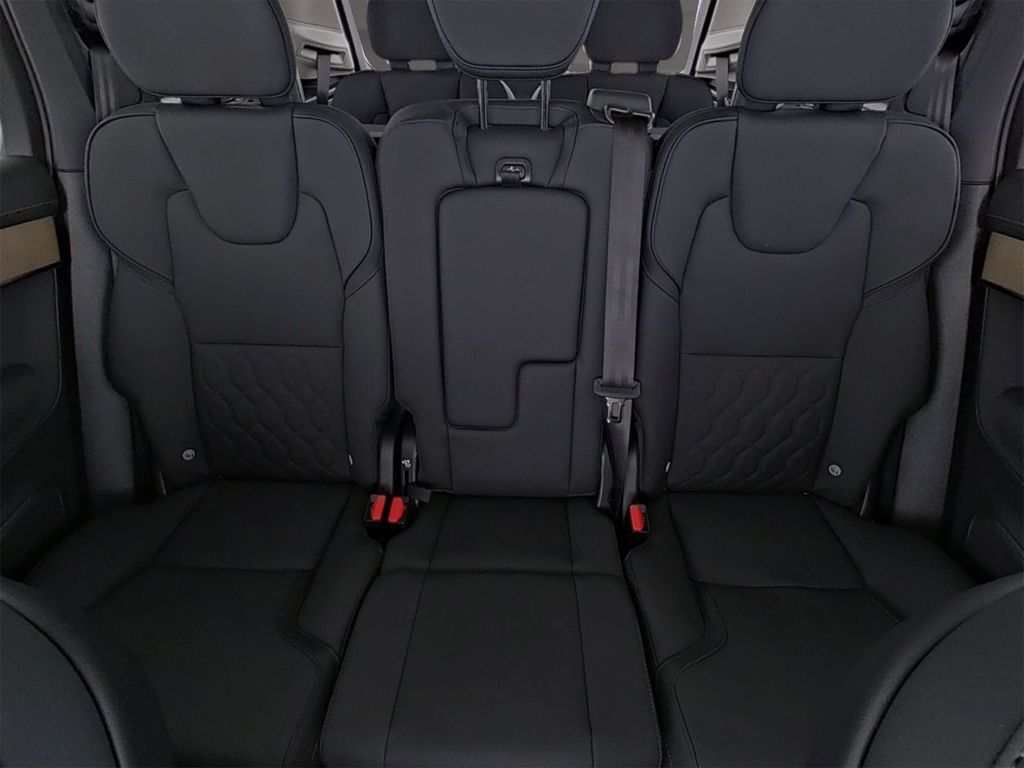 Volvo XC90 2025