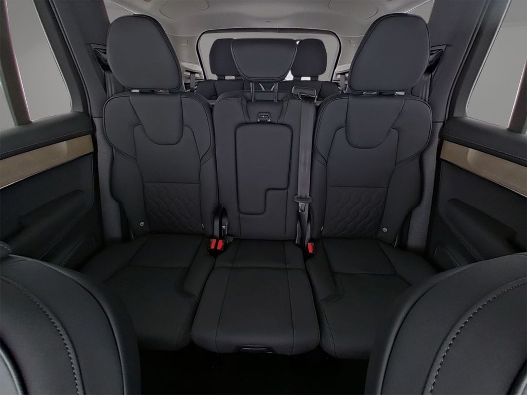 Volvo XC90 2025