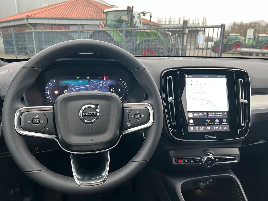 Volvo XC40 2025