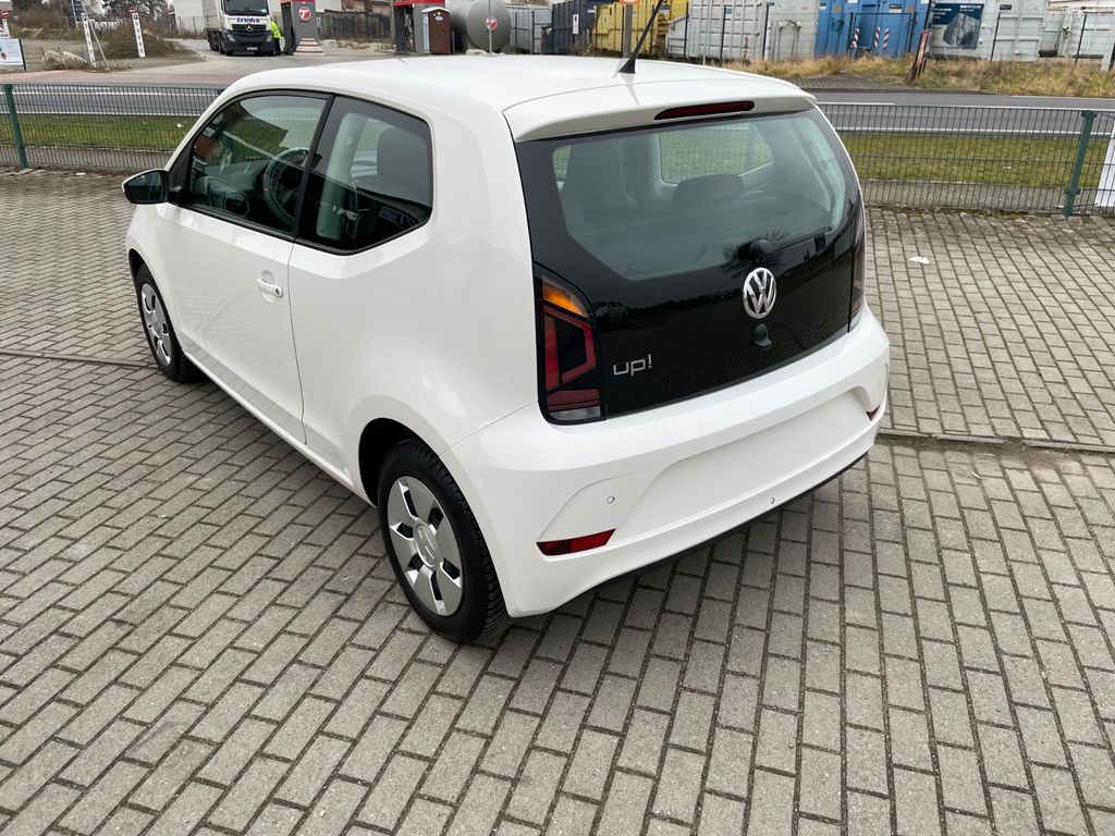 Volkswagen up! 2018