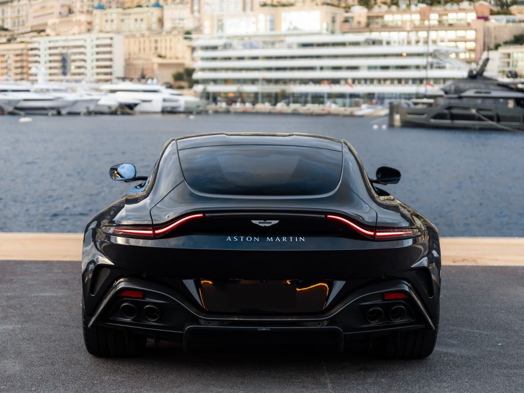 Aston Martin V8 Vantage