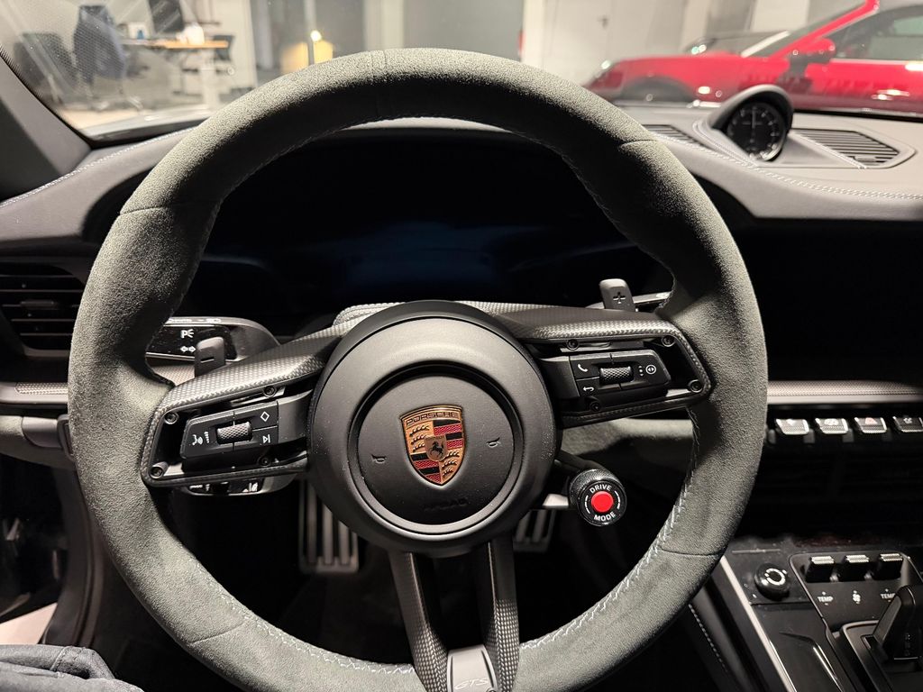 Porsche 992 2025