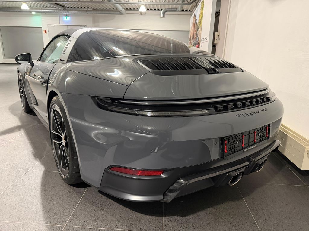 Porsche 992 2025