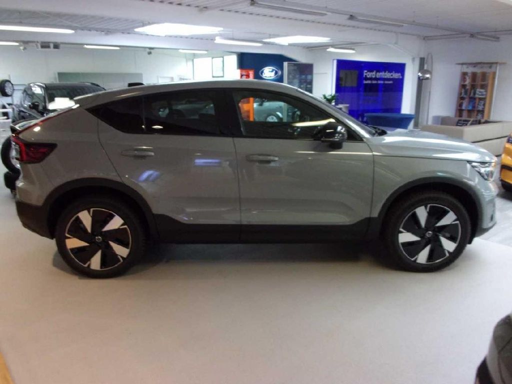 Volvo C40 2025