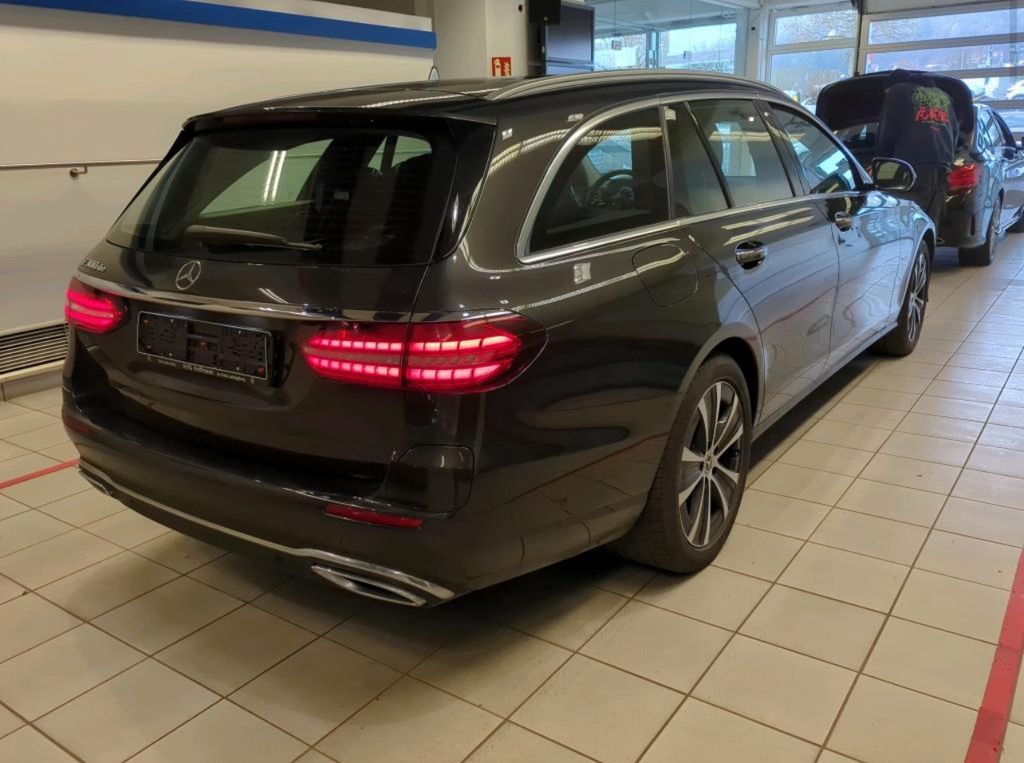 Mercedes-Benz E 300 2022