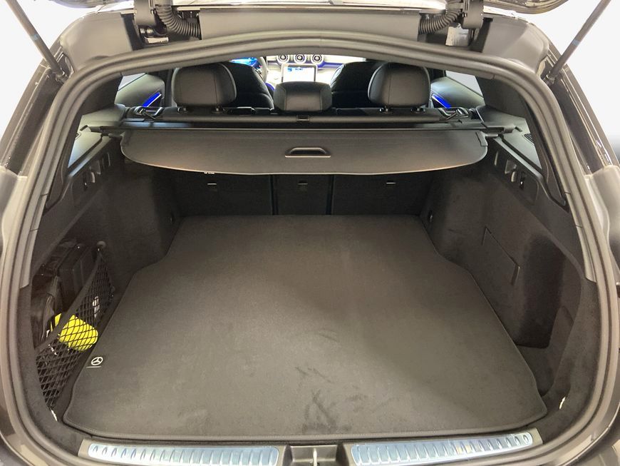 Mercedes-Benz C 200 2025