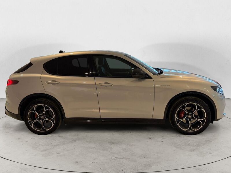 Alfa Romeo Stelvio 2024