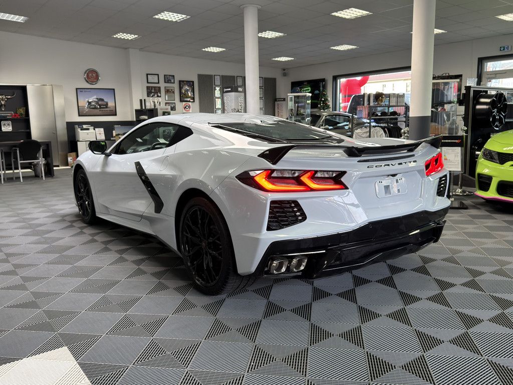Corvette C8