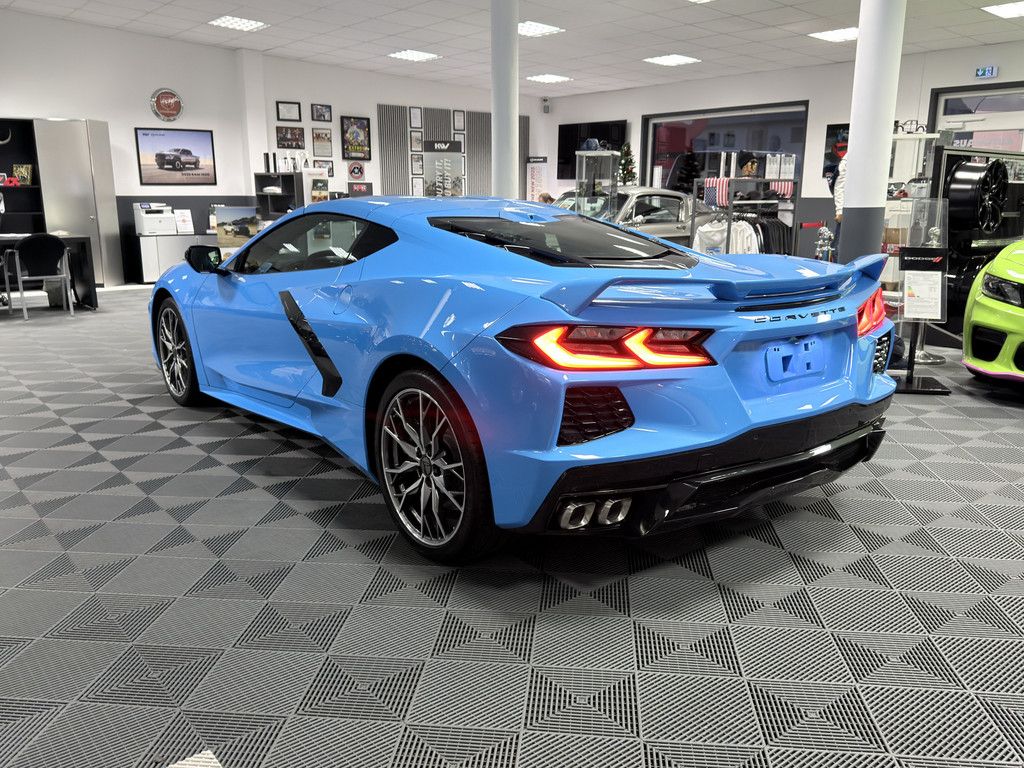 Corvette C8