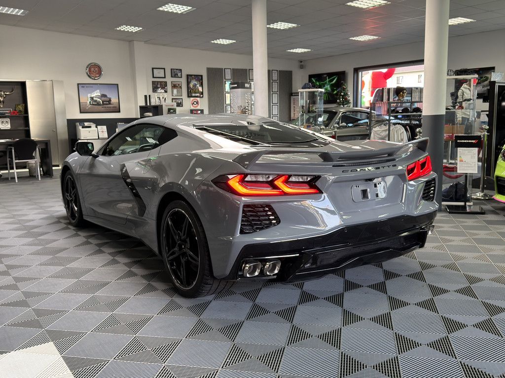 Corvette C8