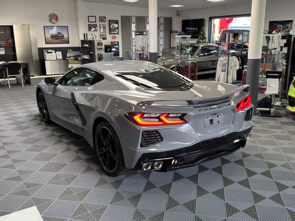 Corvette C8