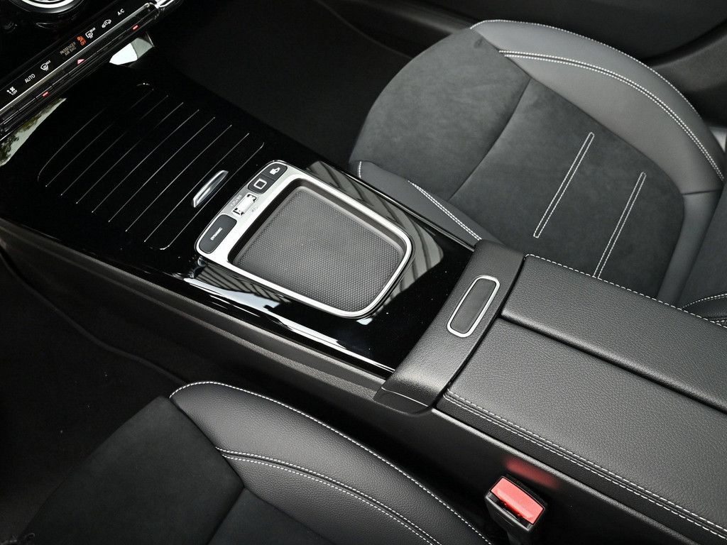 Mercedes-Benz A 180 2025