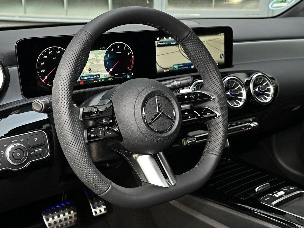 Mercedes-Benz A 180 2025