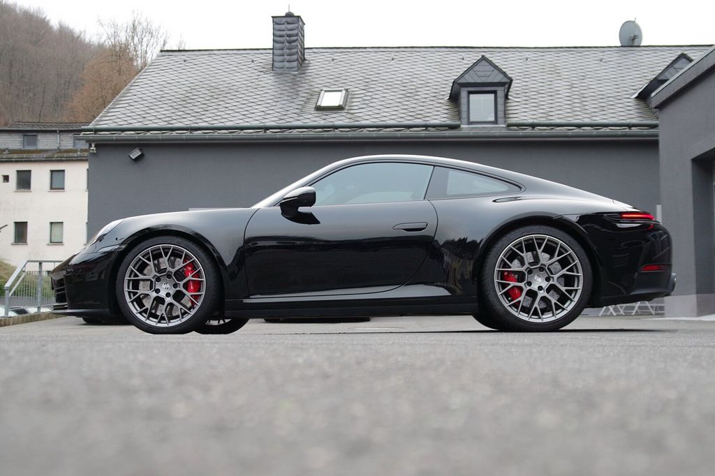 Porsche 992 2025