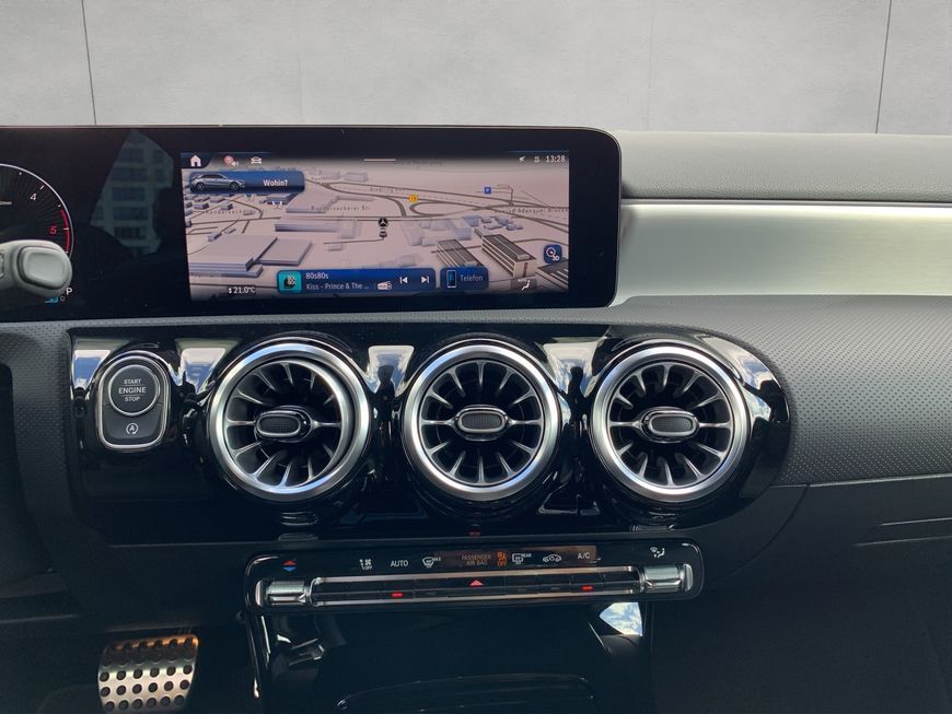 Mercedes-Benz A 180 2025